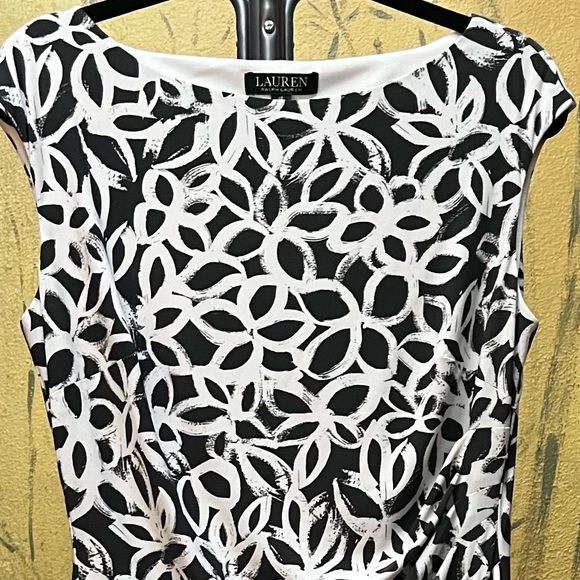 Grey and white floral slinky dress by Ralph Lauren Size 12 - Picture 3 of 4